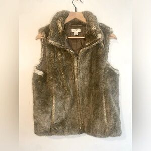 Perfect condition LOFT faux fur vest